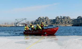 L'embarcation UMA 17, utilisée pour les sauvetages nautiques et sur glace. 
